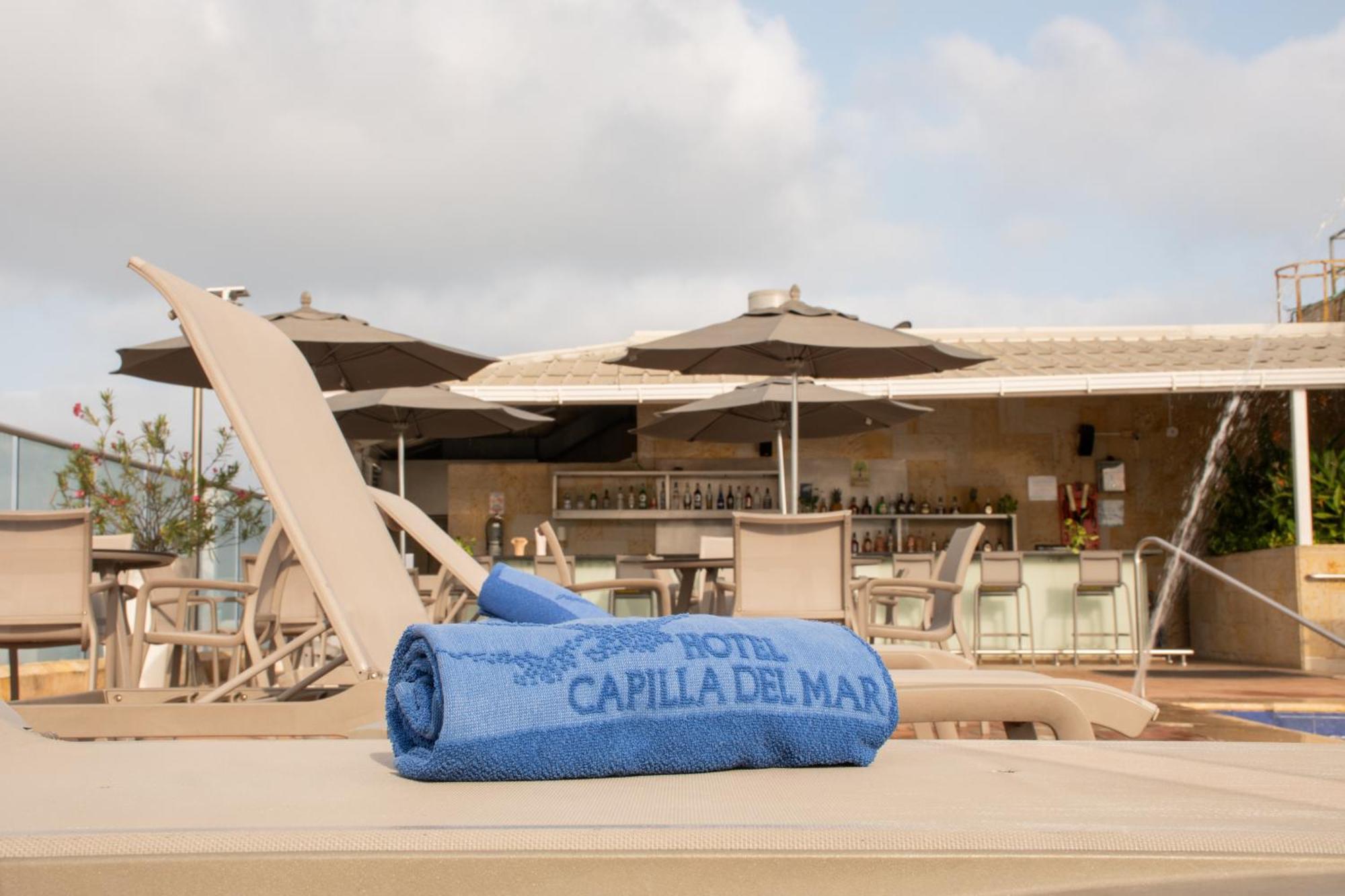 Hotel Capilla Del Mar Cartagène Extérieur photo The pool at the Belmar